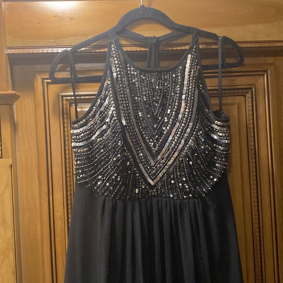 Adrianna Papell Halter Beaded Bodice Gown Size 8 - Picture 3 of 8